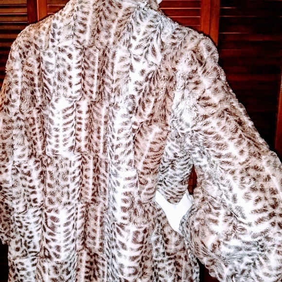 Disorderly Conduct Closet/ fashion resale - Picture 3 of 4